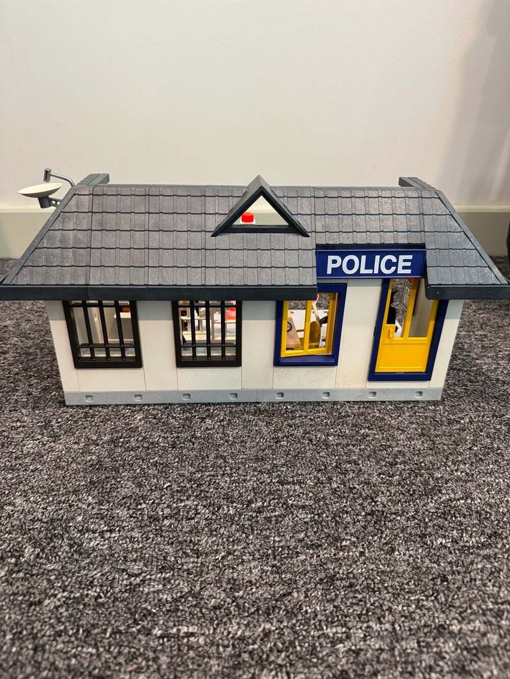 Vintage Playmobil Set 3085 Police Adventure Set Police Station Used 95% complete
